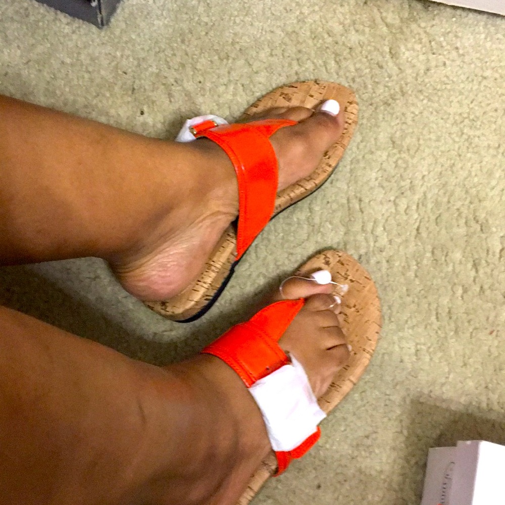 NWOT Orange Me Too Sandal